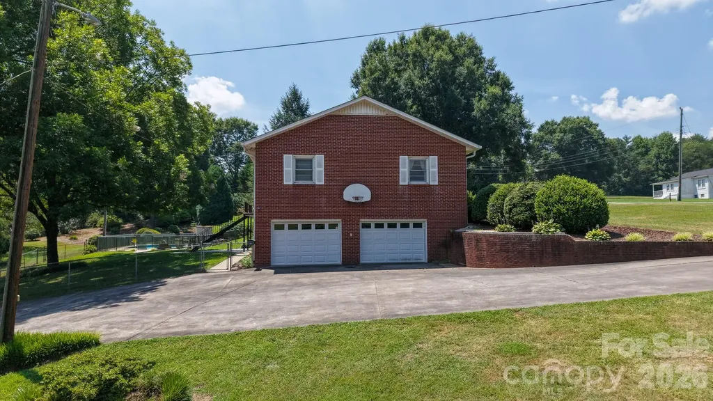390 Airport Road Taylorsville NC 28681