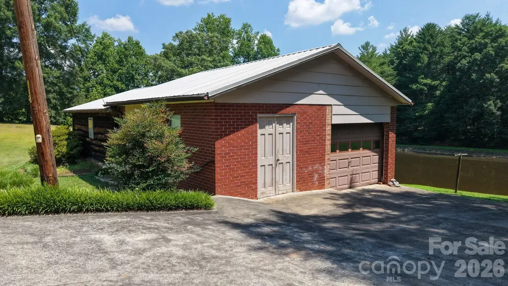 390 Airport Road Taylorsville NC 28681