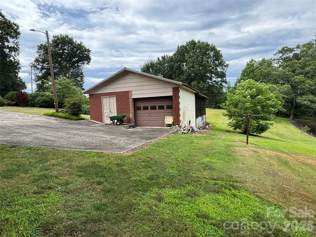 390 Airport Road Taylorsville NC 28681