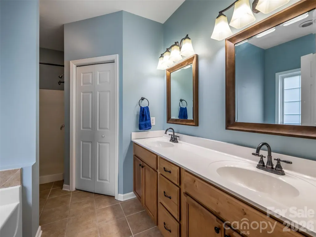 25 Driftstone Circle Arden NC 28704