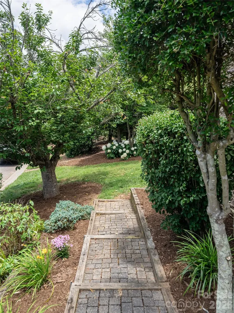 25 Driftstone Circle Arden NC 28704