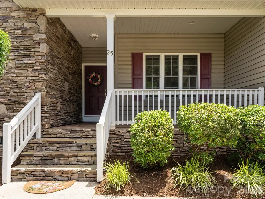 25 Driftstone Circle Arden NC 28704
