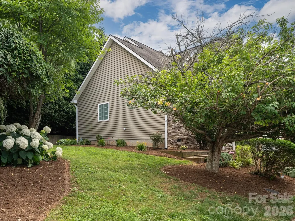 25 Driftstone Circle Arden NC 28704