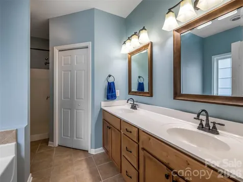 25 Driftstone Circle Arden NC 28704