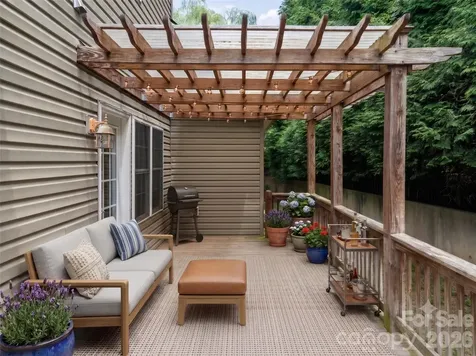25 Driftstone Circle Arden NC 28704