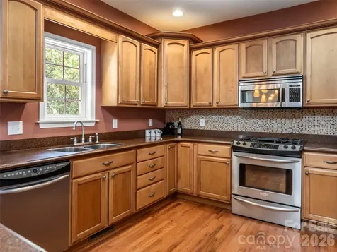 25 Driftstone Circle Arden NC 28704