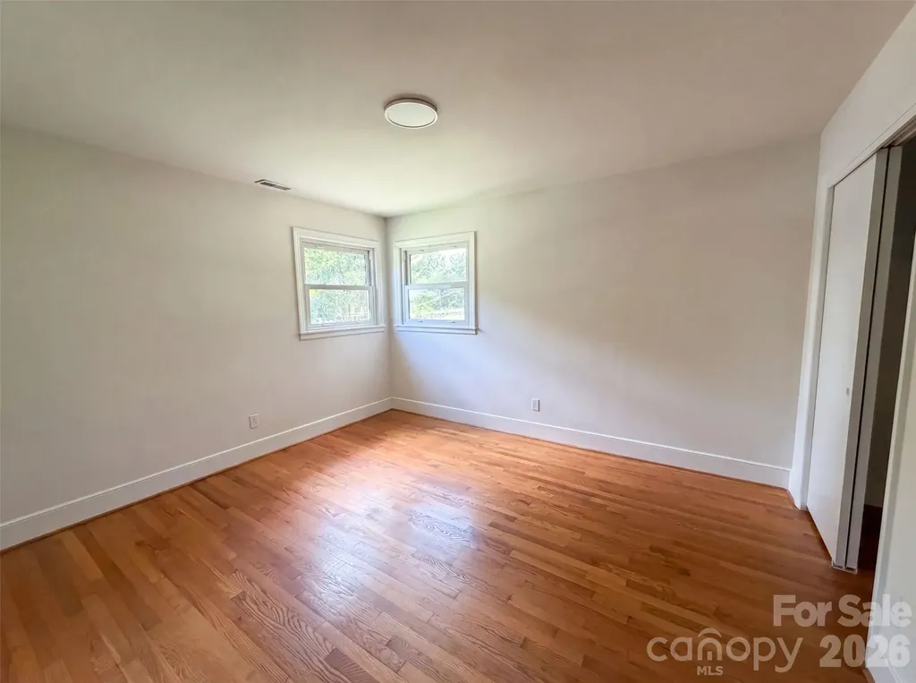 1911 Amberhill Lane Charlotte NC 28216