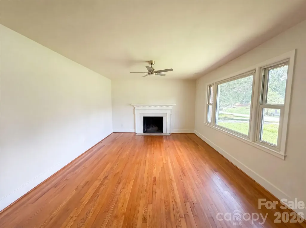 1911 Amberhill Lane Charlotte NC 28216