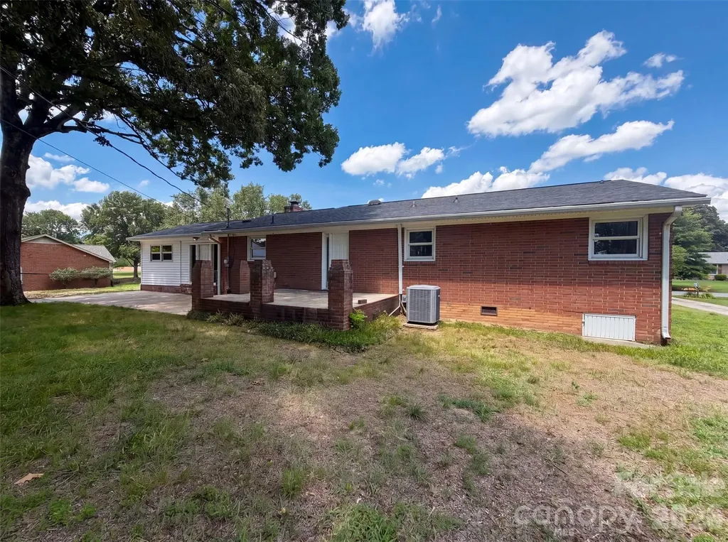 1911 Amberhill Lane Charlotte NC 28216