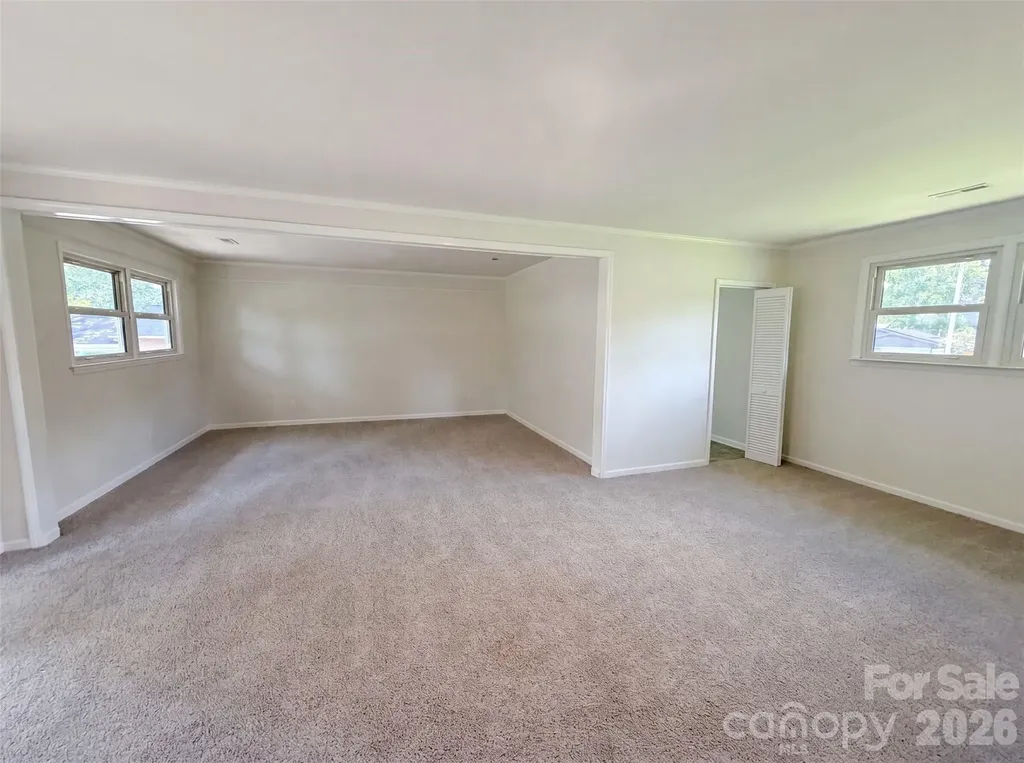 1911 Amberhill Lane Charlotte NC 28216
