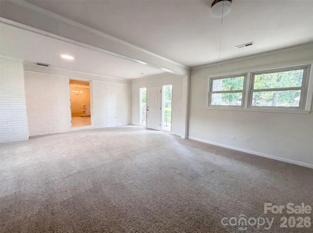 1911 Amberhill Lane Charlotte NC 28216