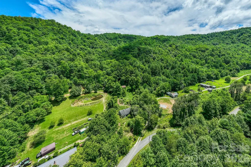 789 Jarrett Cove Road Marshall NC 28753