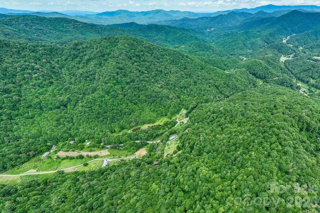 789 Jarrett Cove Road Marshall NC 28753