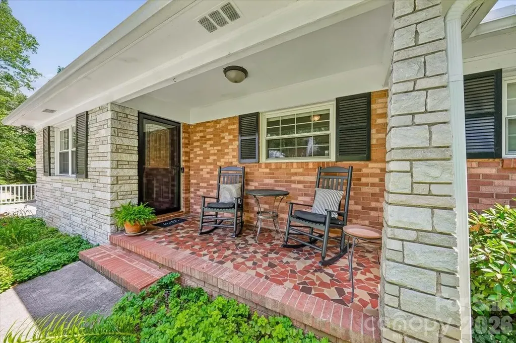 1135 Blueberry Lane Charlotte NC 28226