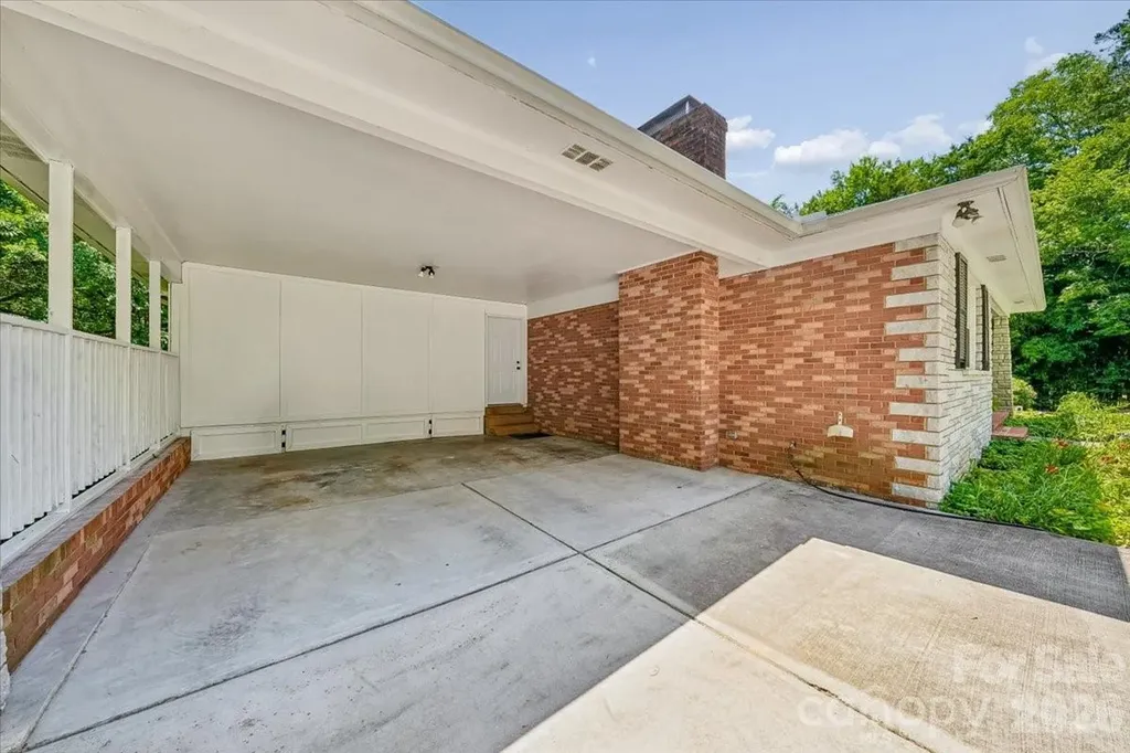 1135 Blueberry Lane Charlotte NC 28226