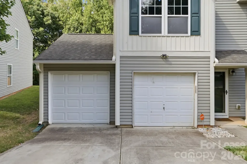 1906 Treefrog Court Charlotte NC 28262