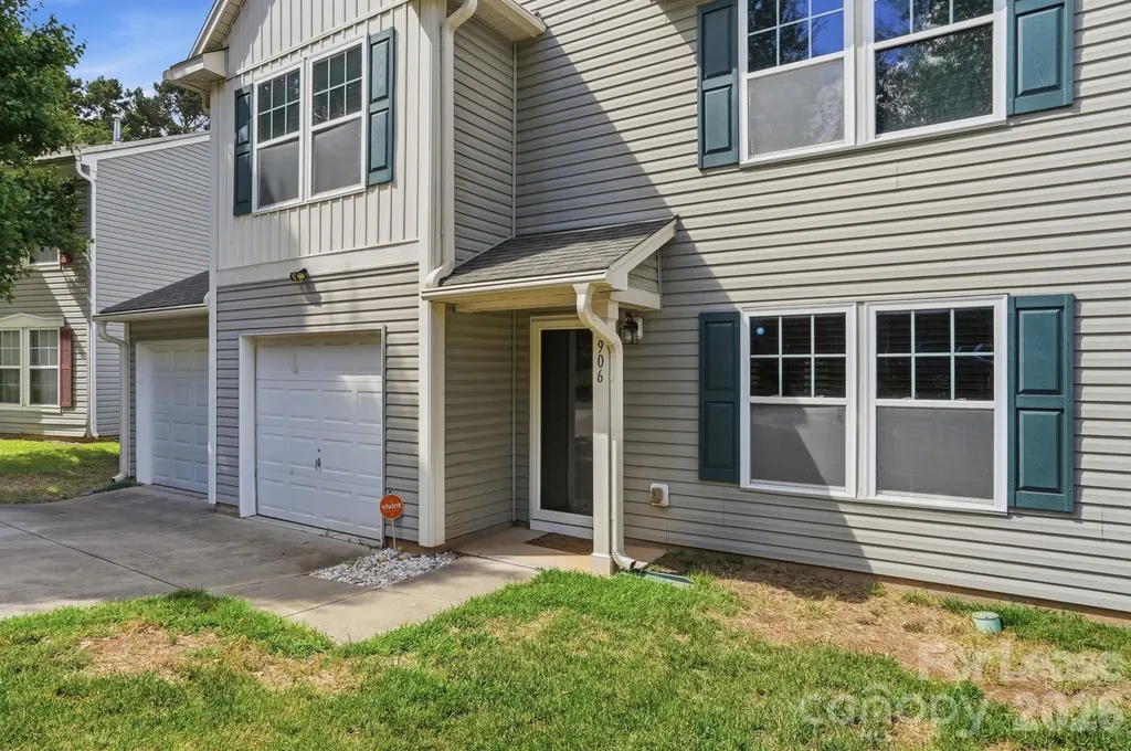 1906 Treefrog Court Charlotte NC 28262
