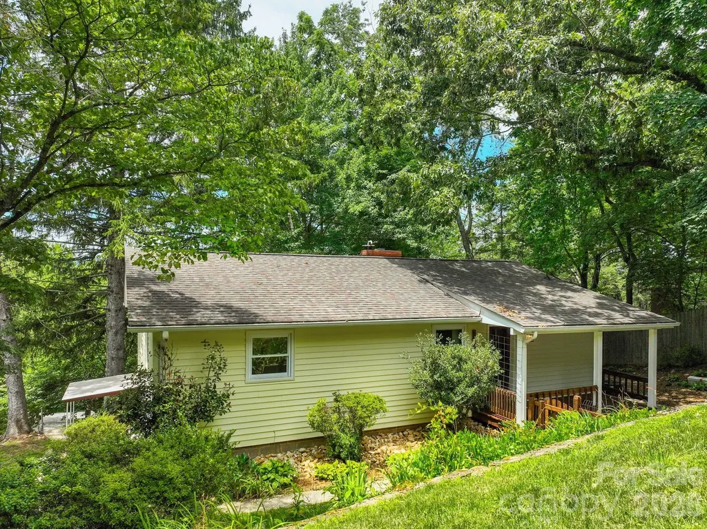 Asheville NC, 11 Von Ruck Court