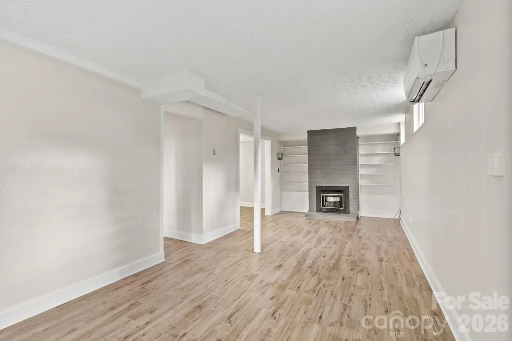 11 Von Ruck Court Asheville NC 28801