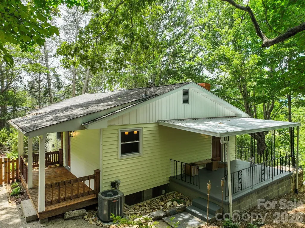 11 Von Ruck Court Asheville NC 28801