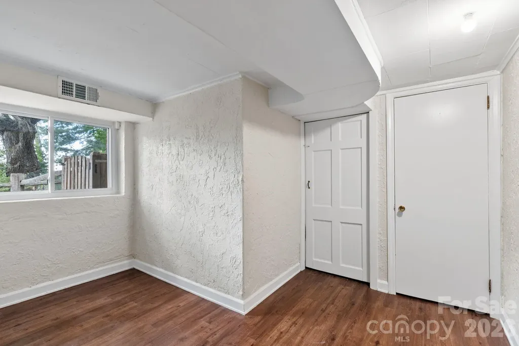 11 Von Ruck Court Asheville NC 28801