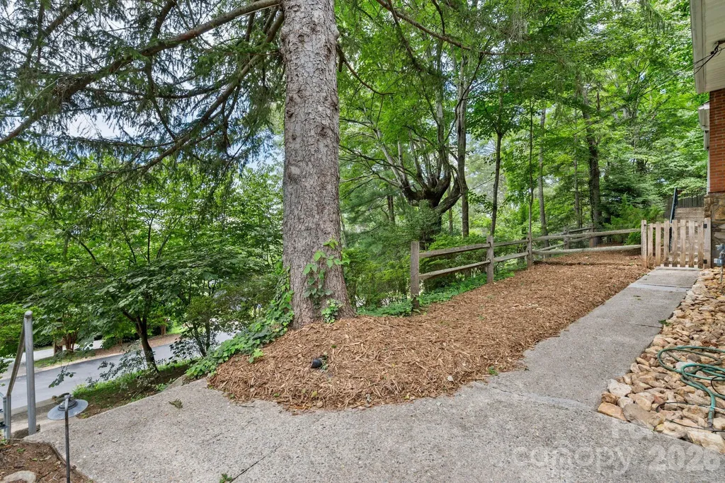 11 Von Ruck Court Asheville NC 28801