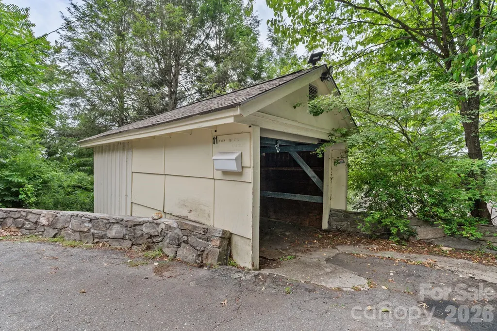 11 Von Ruck Court Asheville NC 28801