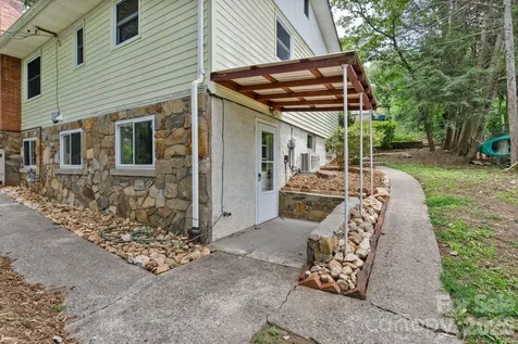 11 Von Ruck Court Asheville NC 28801