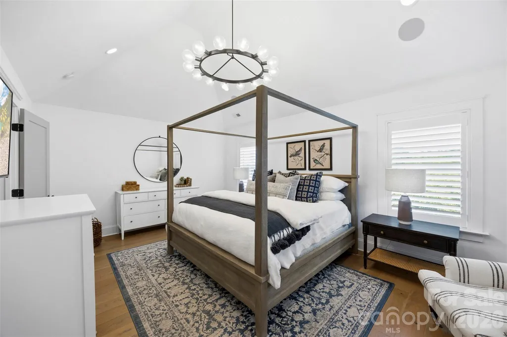 512 Living Way Charlotte NC 28204