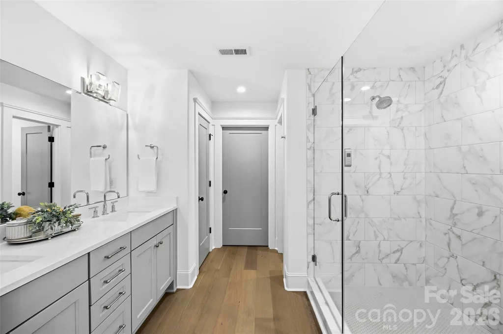 512 Living Way Charlotte NC 28204