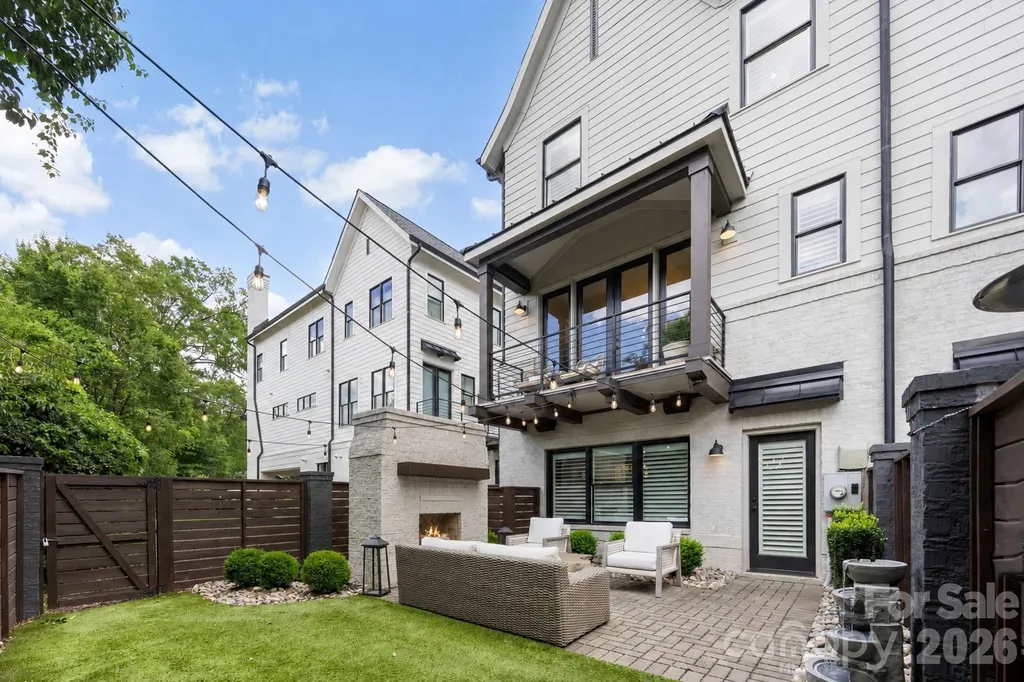512 Living Way Charlotte NC 28204