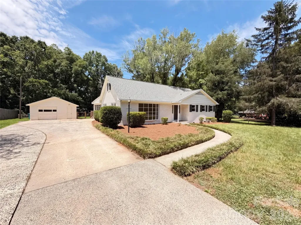 11932 Idlewild Road Matthews NC 28105
