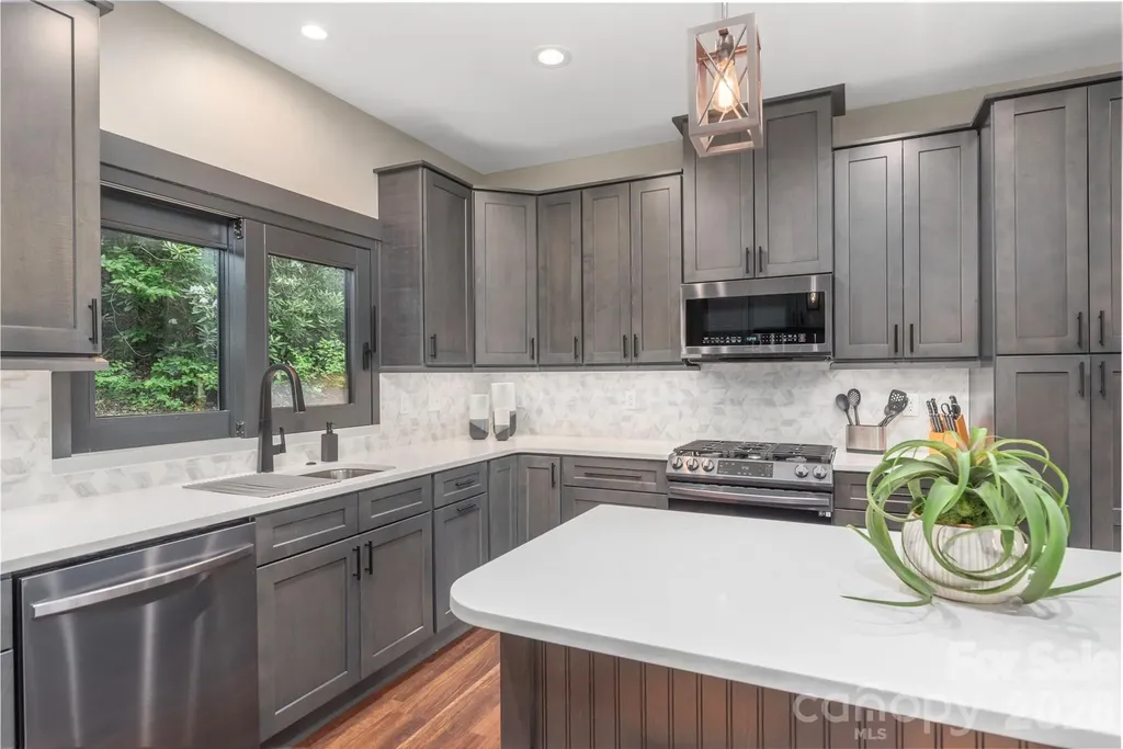 30 Garren View Drive Fairview NC 28730