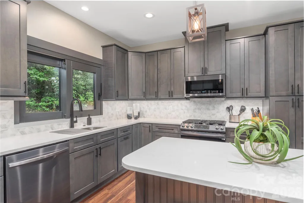 30 Garren View Drive Fairview NC 28730