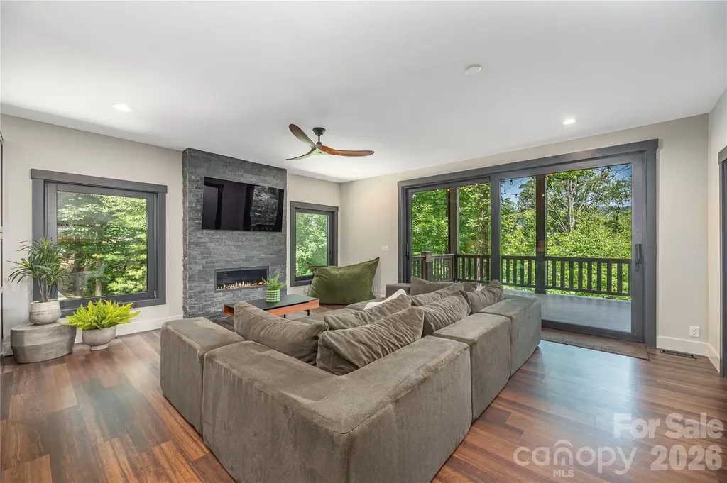 30 Garren View Drive Fairview NC 28730