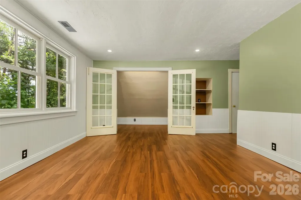 100 Cannon Drive Hendersonville NC 28792