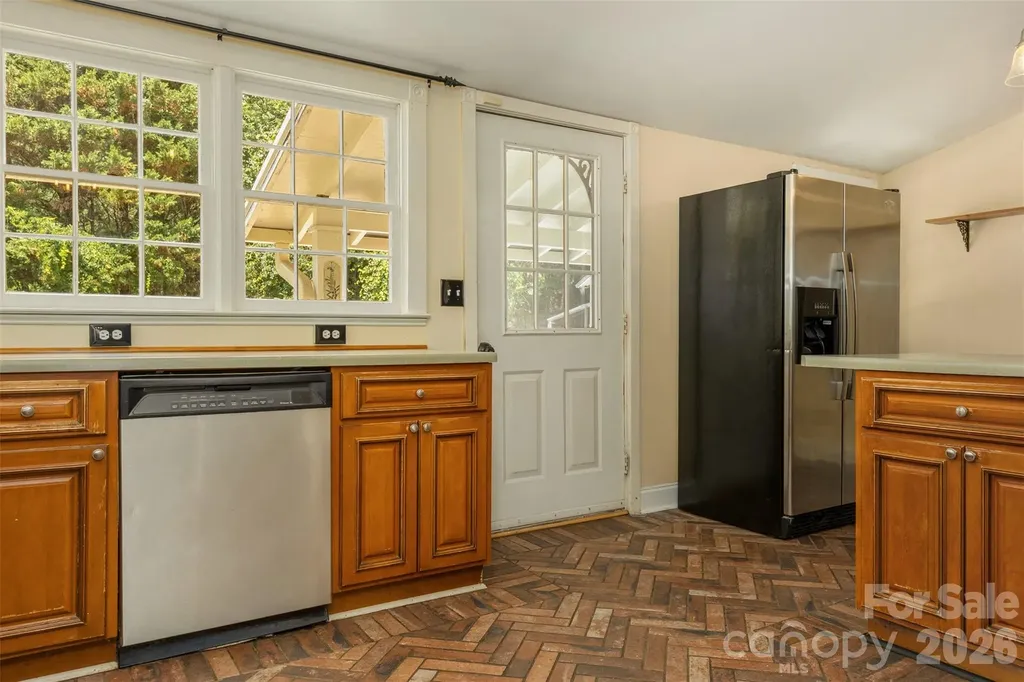 100 Cannon Drive Hendersonville NC 28792