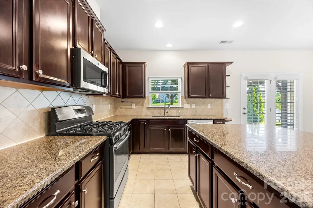 8862 Amazing Court Harrisburg NC 28075