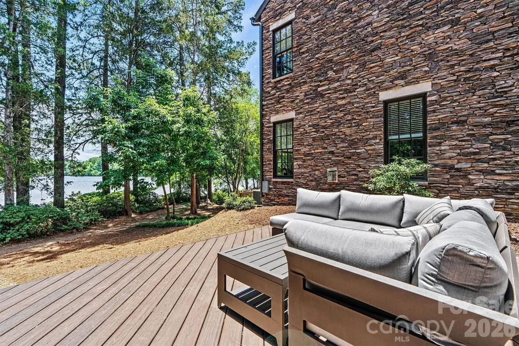 318 Ambleside Village Lane Davidson NC 28036