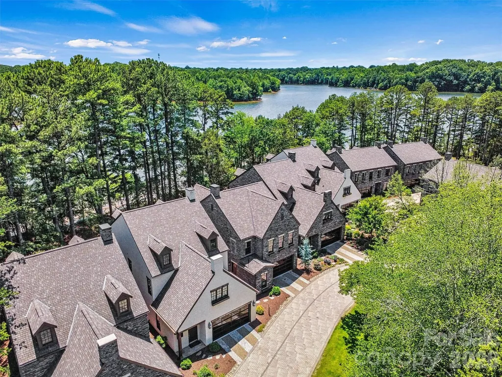 318 Ambleside Village Lane Davidson NC 28036