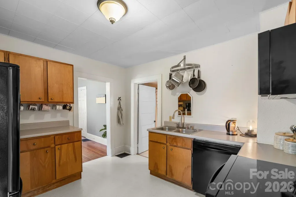 60 Annandale Avenue Asheville NC 28801