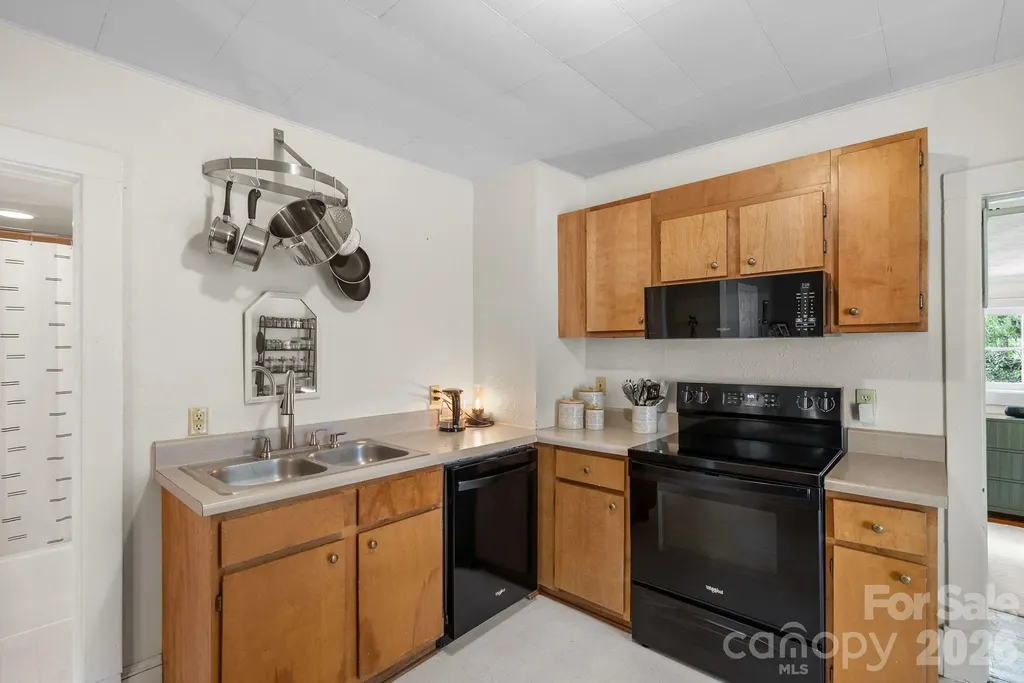 60 Annandale Avenue Asheville NC 28801