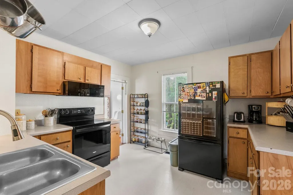 60 Annandale Avenue Asheville NC 28801