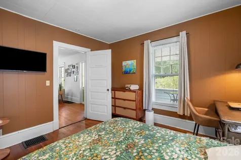 60 Annandale Avenue Asheville NC 28801
