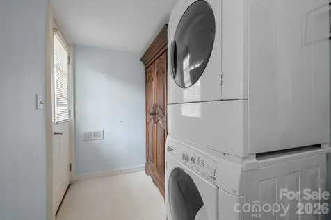 60 Annandale Avenue Asheville NC 28801
