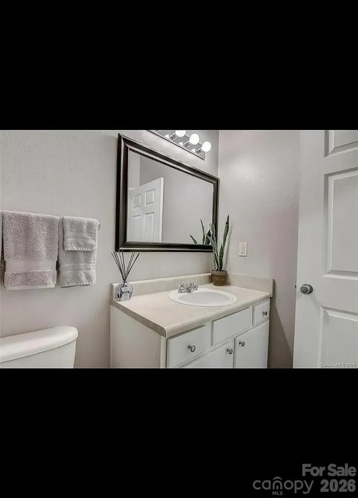 300 Vista Lake Drive Candler NC 28715