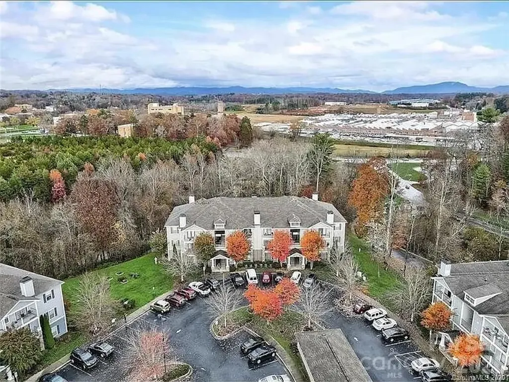 300 Vista Lake Drive Candler NC 28715