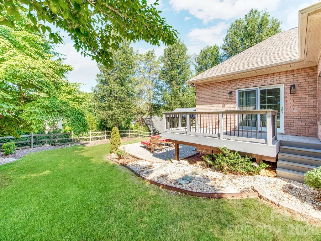 783 Sloan Street Denver NC 28037