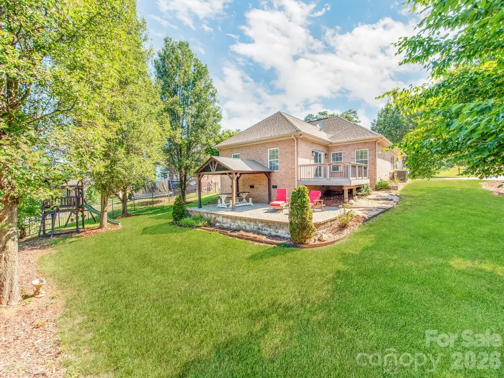 783 Sloan Street Denver NC 28037