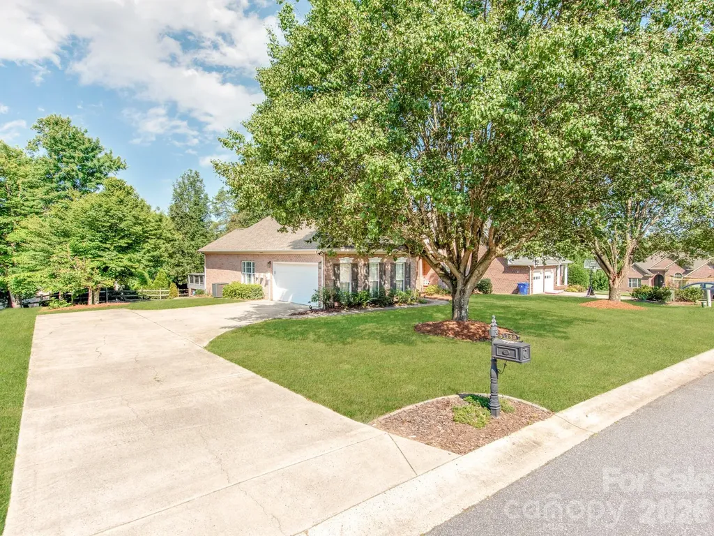783 Sloan Street Denver NC 28037